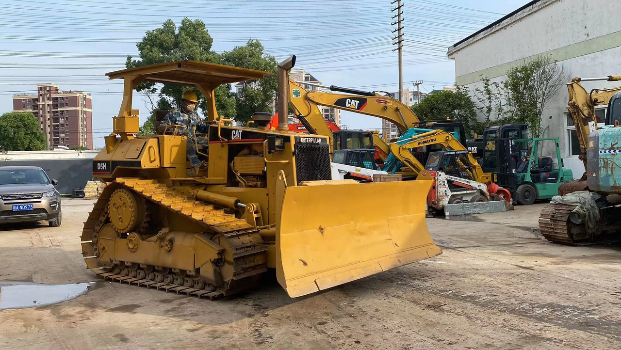 Caterpillar Bulldozer CAT D5H, D5K Cheap Japan Origin Bulldozer - Buldozer: obrázek 3 Caterpillar Bulldozer CAT D5H, D5K Cheap Japan Origin Bulldozer - Buldozer: obrázek 3