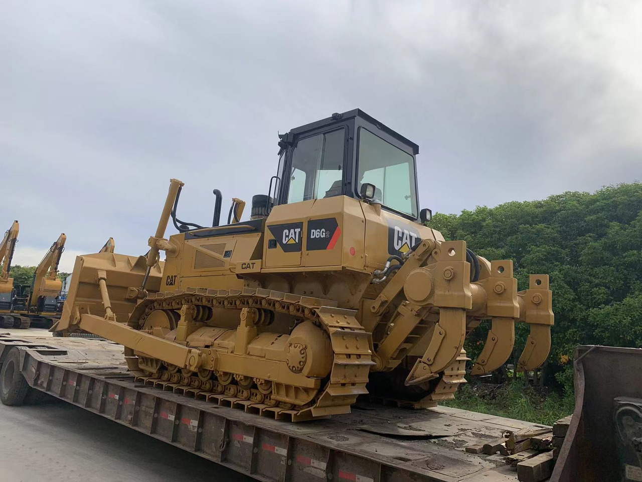 Caterpillar D6G, D6G2 Bulldozer Good Price Secondhand CAT Tracked Tractor - Buldozer: obrázek 2 Caterpillar D6G, D6G2 Bulldozer Good Price Secondhand CAT Tracked Tractor - Buldozer: obrázek 2
