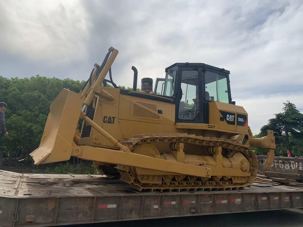 Caterpillar D6G, D6G2 Bulldozer Good Price Secondhand CAT Tracked Tractor - Buldozer: obrázek 1 Caterpillar D6G, D6G2 Bulldozer Good Price Secondhand CAT Tracked Tractor - Buldozer: obrázek 1