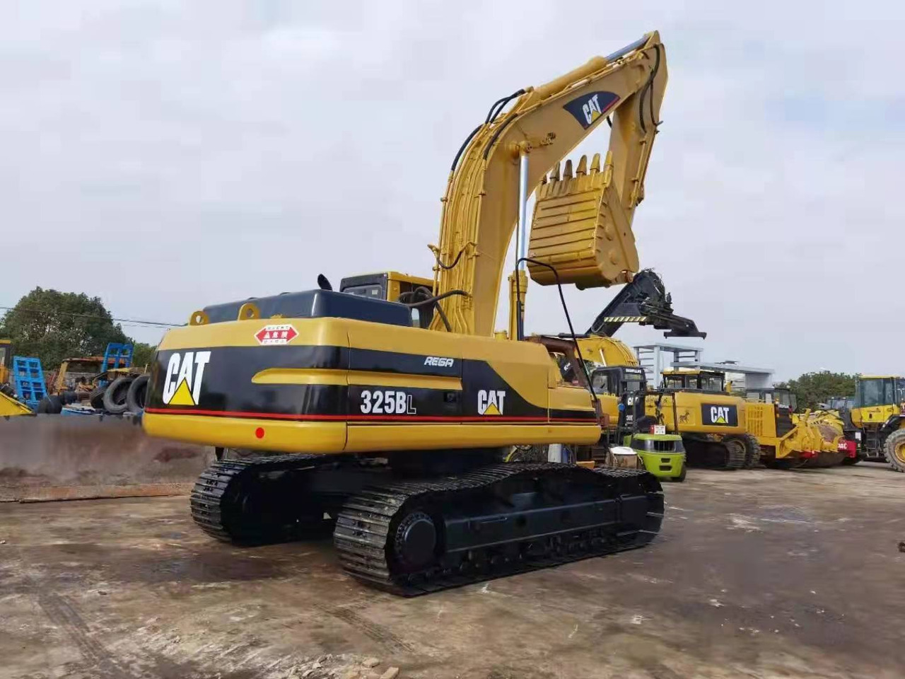 Caterpillar Excavator Secondhand Condition CAT 325BL, 330BL, 320BL - Pásové rýpadlo: obrázek 1 Caterpillar Excavator Secondhand Condition CAT 325BL, 330BL, 320BL - Pásové rýpadlo: obrázek 1