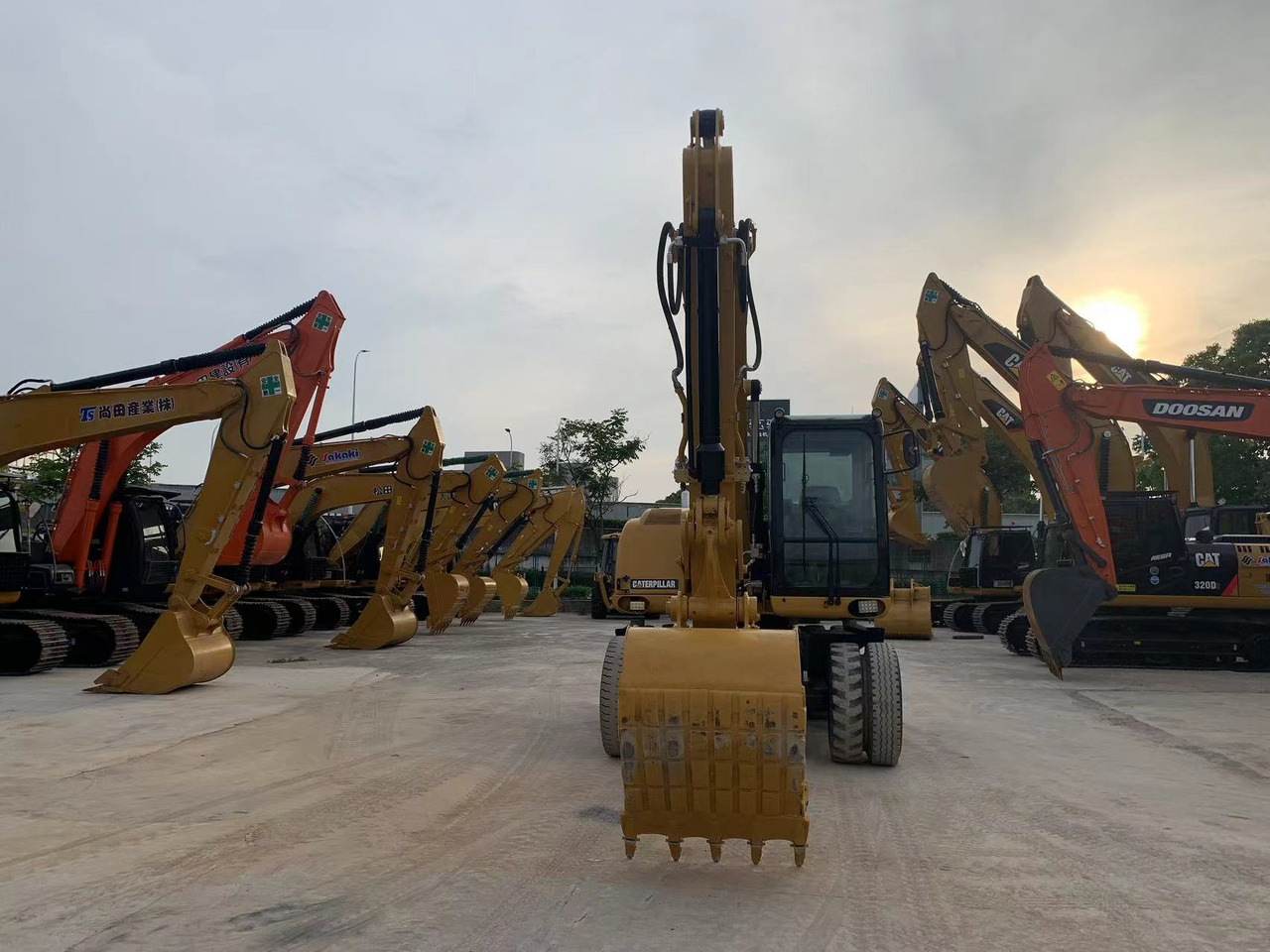 Caterpillar M315D Wheel Excavator Moving by Tires - Kolesové rýpadlo: obrázek 5 Caterpillar M315D Wheel Excavator Moving by Tires - Kolesové rýpadlo: obrázek 5