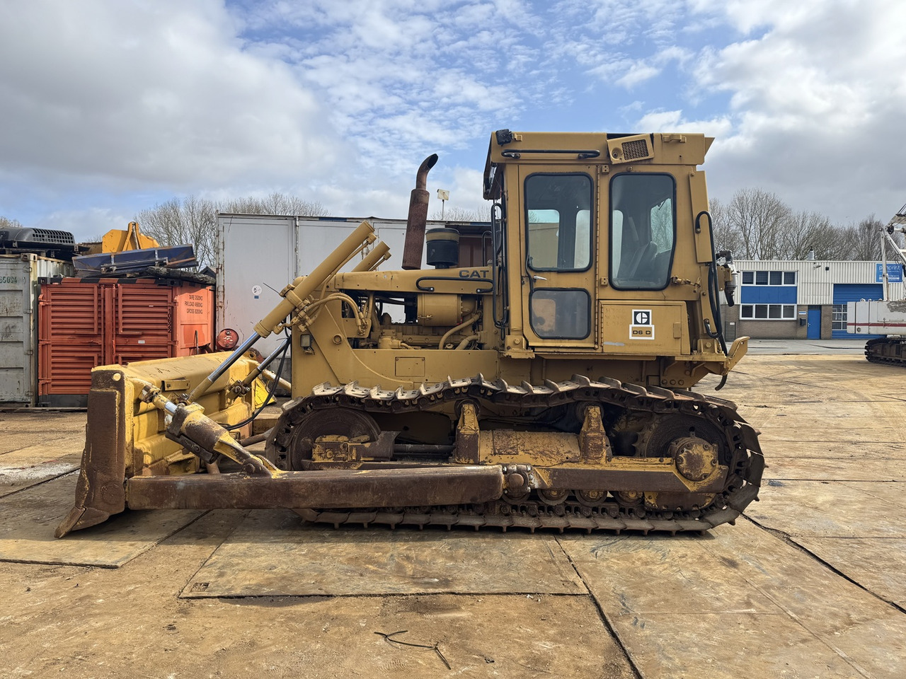 Caterpillar Used Bulldozer CAT D6D Good Price Tracked Tractor - Buldozer: obrázek 1 Caterpillar Used Bulldozer CAT D6D Good Price Tracked Tractor - Buldozer: obrázek 1
