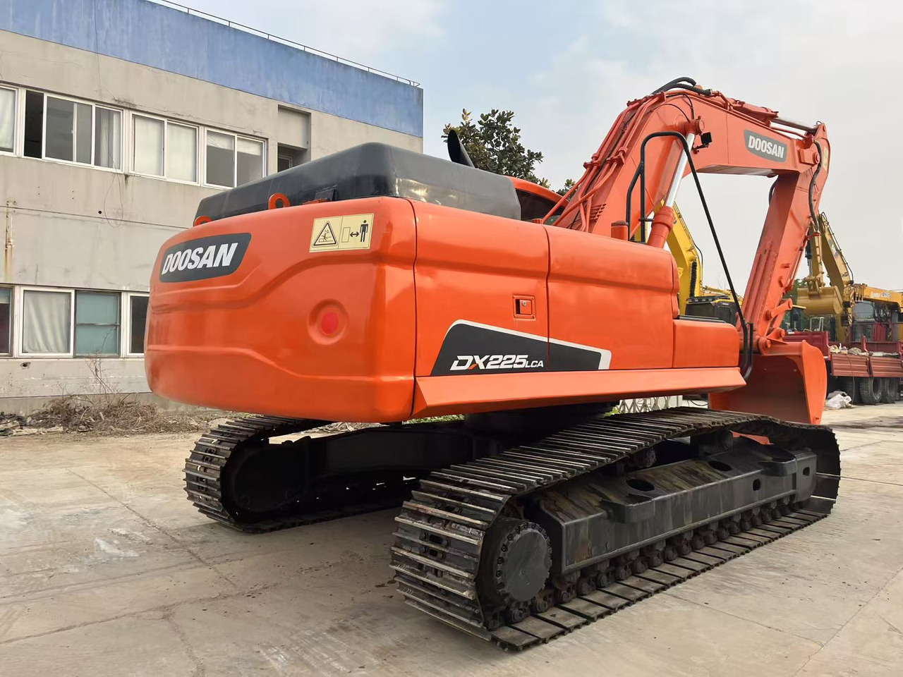 Doosan Used Excavator Doosan DX225 - 129kW Doosan DL06 Engine, 1.0m³ Standard Bucket Capacity, 22300kg Operating Weight - Pásové rýpadlo: obrázek 5 Doosan Used Excavator Doosan DX225 - 129kW Doosan DL06 Engine, 1.0m³ Standard Bucket Capacity, 22300kg Operating Weight - Pásové rýpadlo: obrázek 5