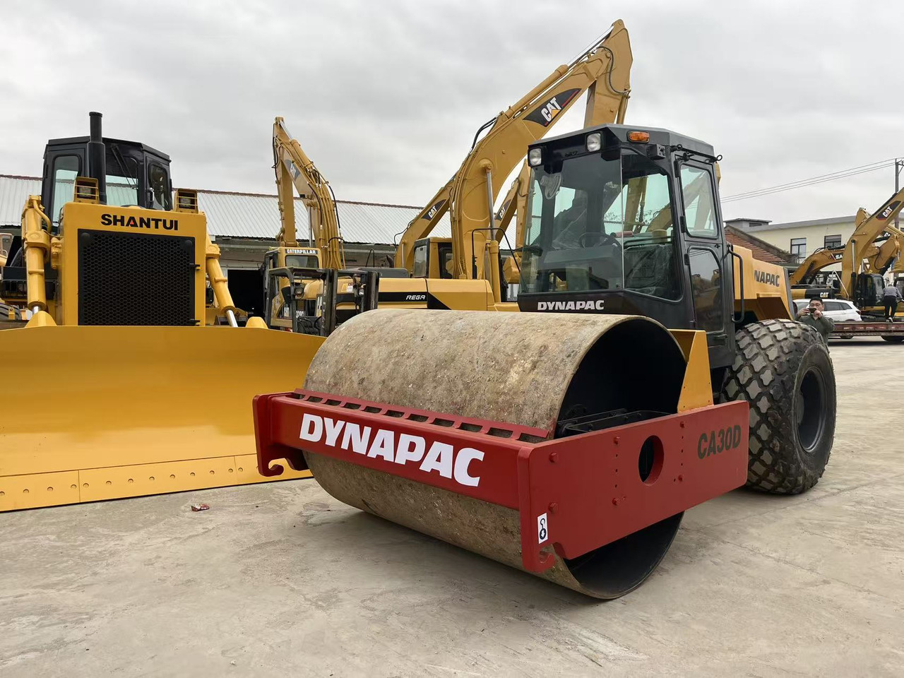 Dynapac Vibratory Road roller CA30D, CA25D Good Price on Sale - Silniční válec: obrázek 3 Dynapac Vibratory Road roller CA30D, CA25D Good Price on Sale - Silniční válec: obrázek 3