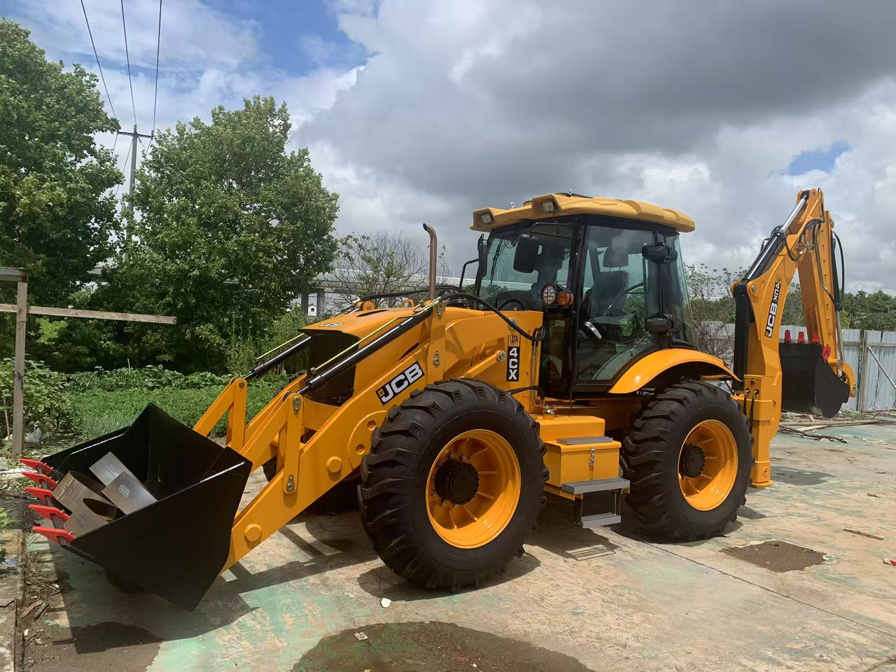 JCB 4X4 Backhoe Loader 4CX, 3CX - Rýpadlo-nakladač: obrázek 4 JCB 4X4 Backhoe Loader 4CX, 3CX - Rýpadlo-nakladač: obrázek 4