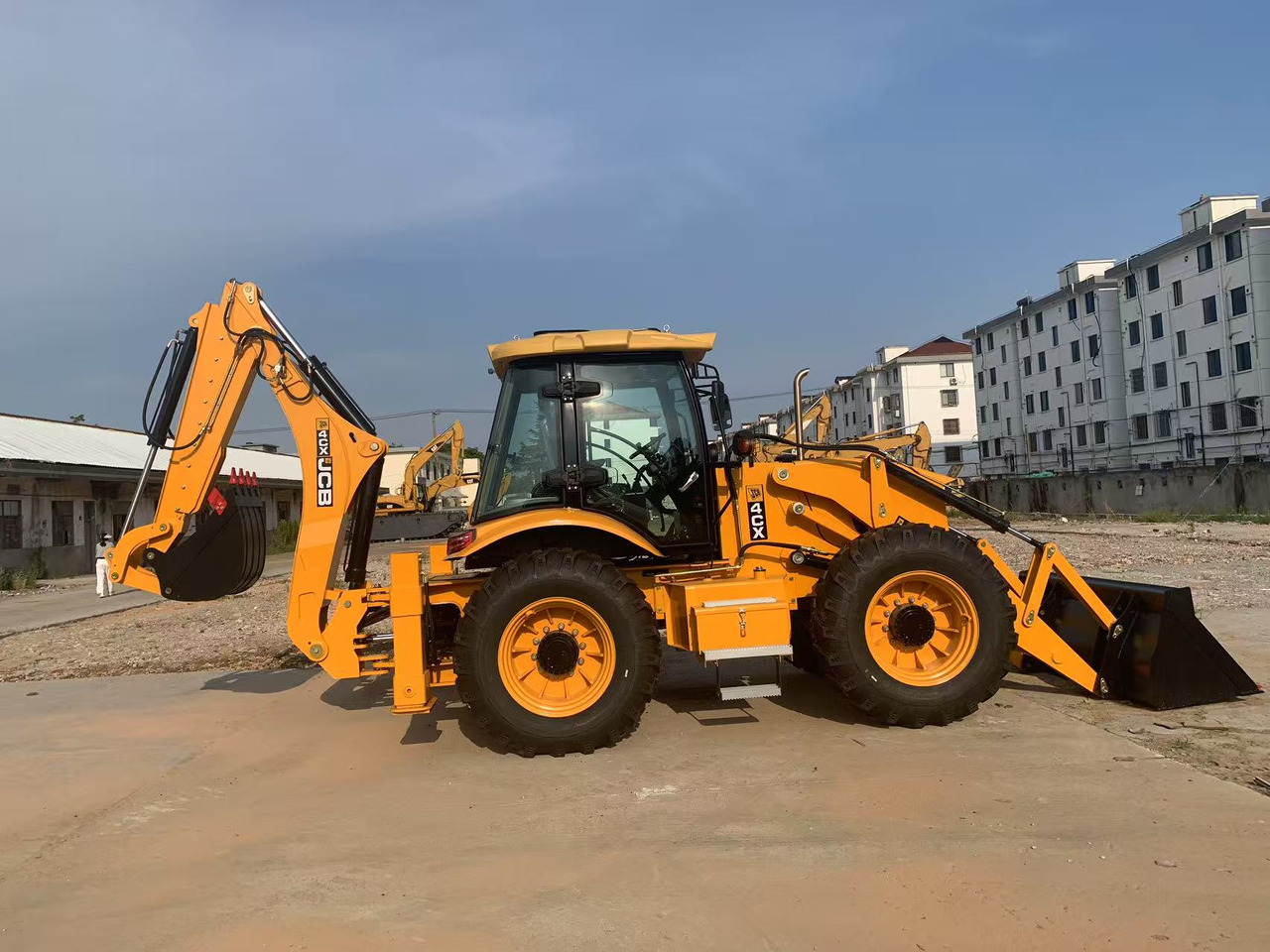 JCB 4x4 Backhoe Loader 4CX, 3CX Brand New Condition - Rýpadlo-nakladač: obrázek 2 JCB 4x4 Backhoe Loader 4CX, 3CX Brand New Condition - Rýpadlo-nakladač: obrázek 2