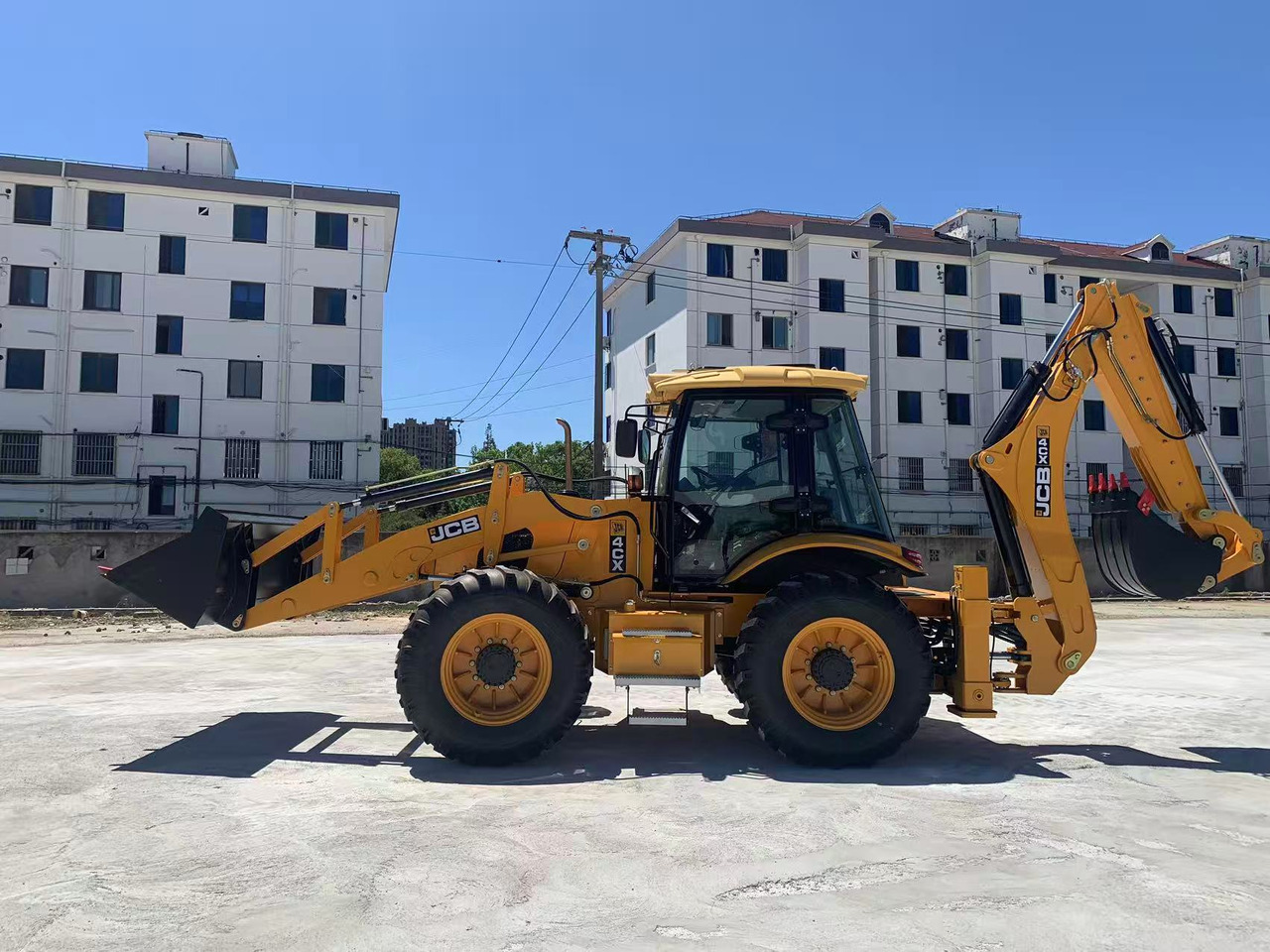 JCB Backhoe Loader 4CX, 4DX Good Price on Sale - Rýpadlo-nakladač: obrázek 1 JCB Backhoe Loader 4CX, 4DX Good Price on Sale - Rýpadlo-nakladač: obrázek 1