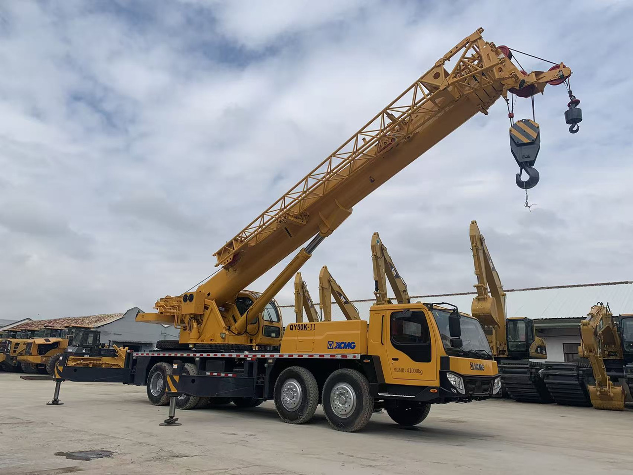 XCMG Truck Crane QY50K, QY65K, QY70K Good Price on Sale - Autojeřáb: obrázek 5 XCMG Truck Crane QY50K, QY65K, QY70K Good Price on Sale - Autojeřáb: obrázek 5