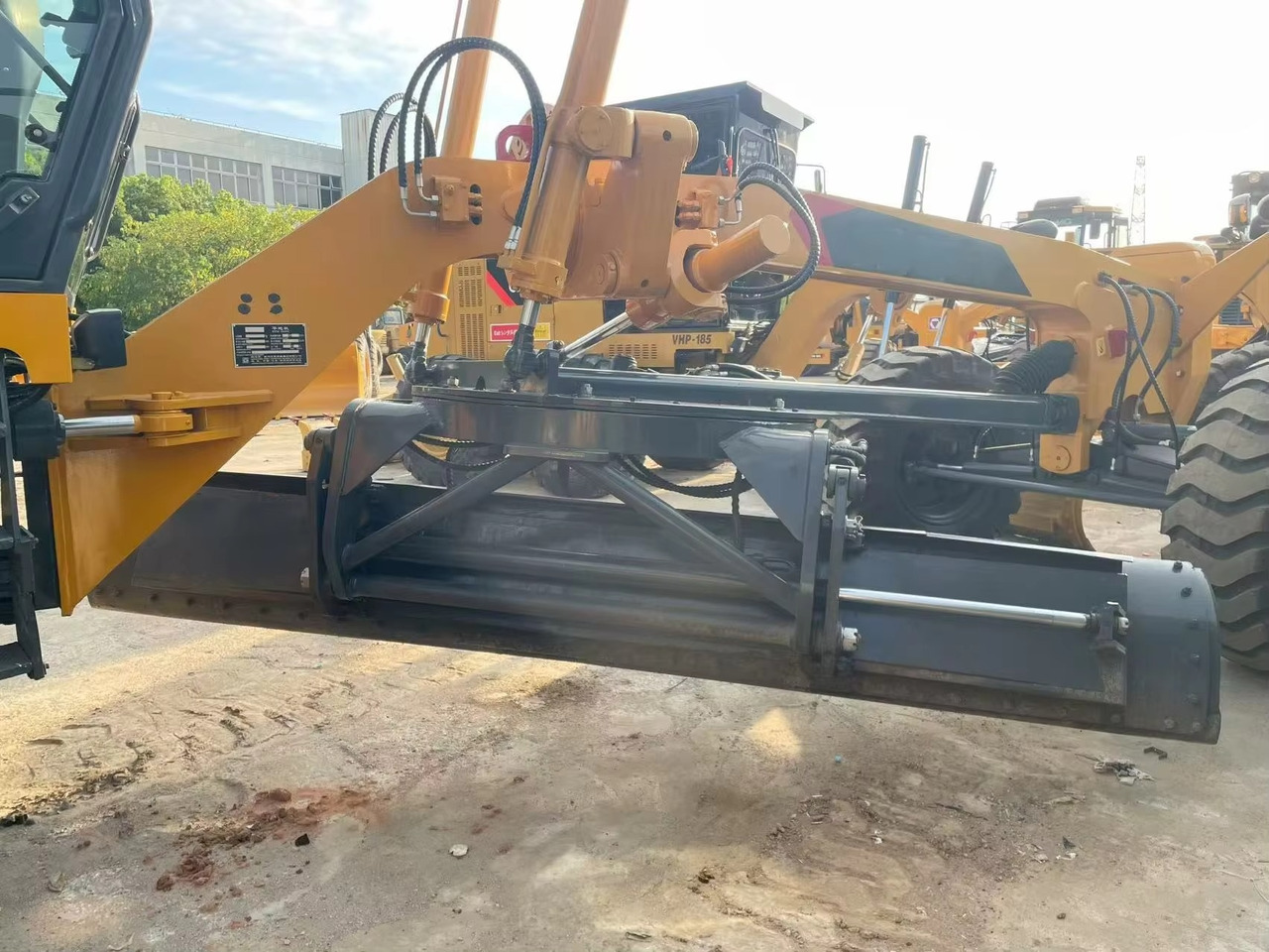 XCMG Used Motor Grader XCMG GR215 for Sale - Grejdr: obrázek 2 XCMG Used Motor Grader XCMG GR215 for Sale - Grejdr: obrázek 2