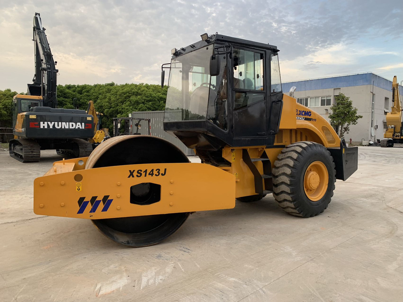 XCMG XS143J Vibratory Road roller Secondhand Condition - Silniční válec: obrázek 2 XCMG XS143J Vibratory Road roller Secondhand Condition - Silniční válec: obrázek 2