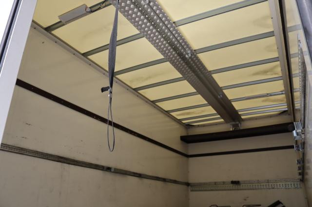 Dodávka skřín FUSO Canter 7C18 AMT: obrázek 7