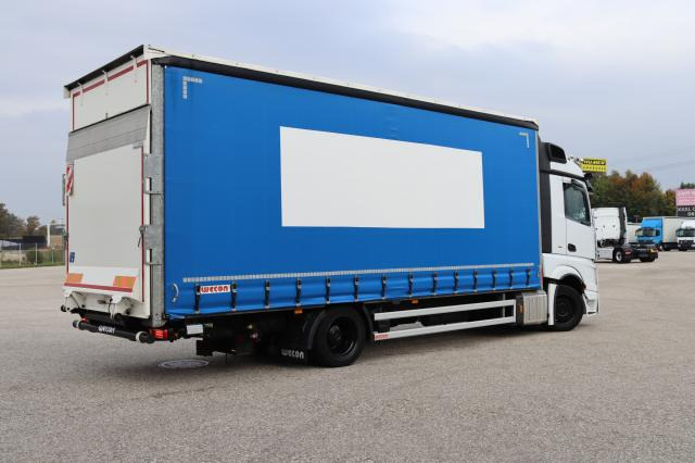 Mercedes-Benz Actros 1833 L nR - Plachtový nákladní auto: obrázek 3 Mercedes-Benz Actros 1833 L nR - Plachtový nákladní auto: obrázek 3