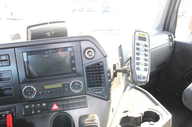 Ramenový nosič kontajnerov Mercedes-Benz Arocs 3353K ABSETZER: obrázek 9 Ramenový nosič kontajnerov Mercedes-Benz Arocs 3353K ABSETZER: obrázek 9