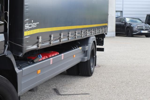 Mercedes-Benz Atego 1527 L - Plachtový nákladní auto: obrázek 3 Mercedes-Benz Atego 1527 L - Plachtový nákladní auto: obrázek 3