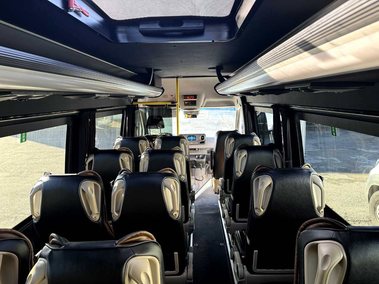 Mercedes-Benz Sprinter 517 - Minibus, Mikrobus: obrázek 4 Mercedes-Benz Sprinter 517 - Minibus, Mikrobus: obrázek 4
