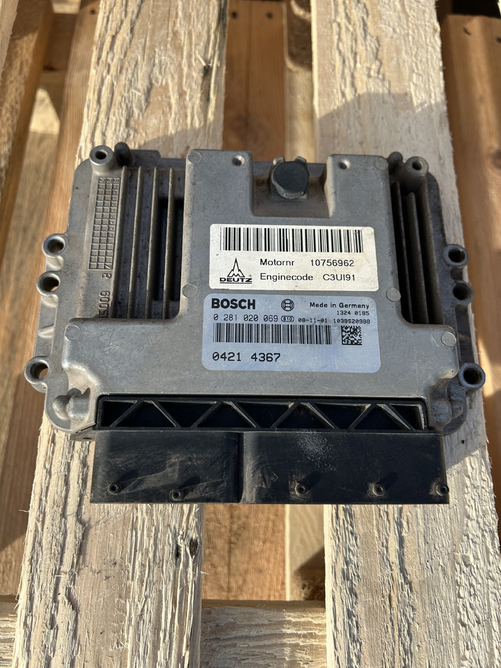 DEUTZ C3UI91 - Řídicí blok pro Rýpadlo: obrázek 2 DEUTZ C3UI91 - Řídicí blok pro Rýpadlo: obrázek 2