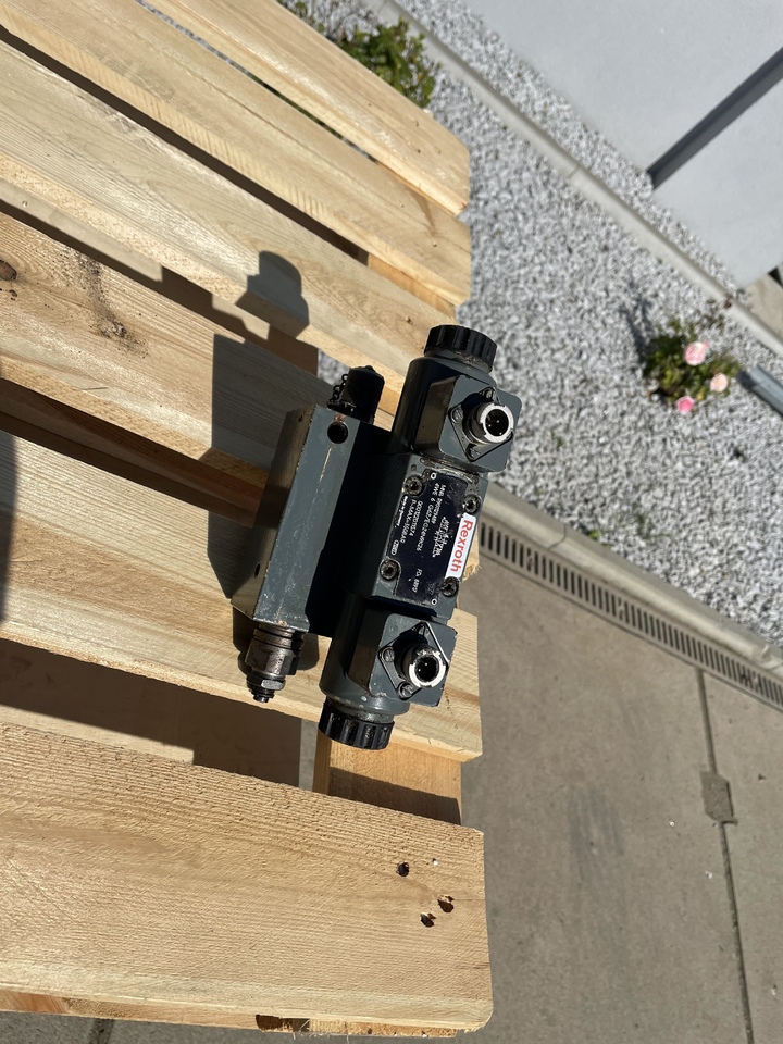 LIEBHERR R906 - Hydraulický ventil: obrázek 2 LIEBHERR R906 - Hydraulický ventil: obrázek 2