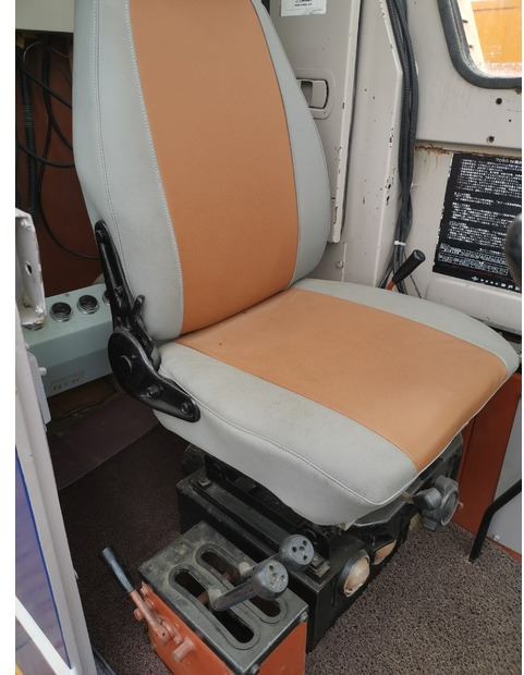 Pásový jeřáb 2015 KOBELCO 7055: obrázek 9 Pásový jeřáb 2015 KOBELCO 7055: obrázek 9