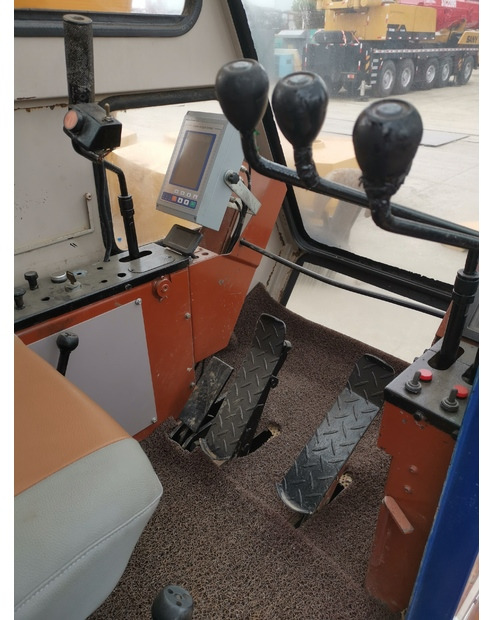 Pásový jeřáb 2015 KOBELCO 7055: obrázek 8 Pásový jeřáb 2015 KOBELCO 7055: obrázek 8