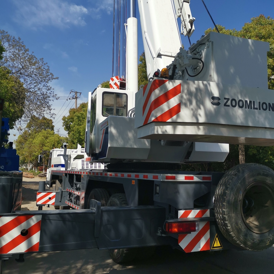Zoomlion QY70V - Autojeřáb: obrázek 2 Zoomlion QY70V - Autojeřáb: obrázek 2