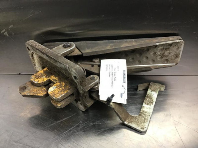 Liebherr Brake Pedal - Pedál: obrázek 1 Liebherr Brake Pedal - Pedál: obrázek 1