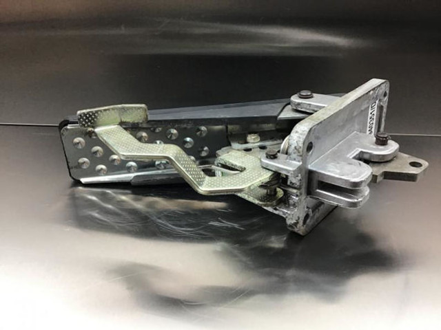 Liebherr Brake Pedal - Pedál: obrázek 4 Liebherr Brake Pedal - Pedál: obrázek 4