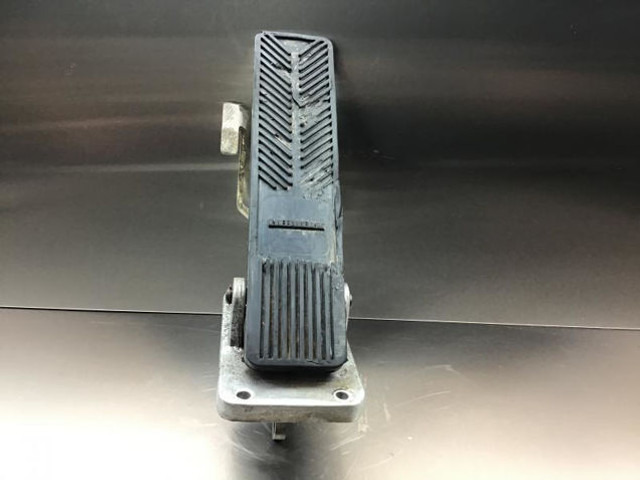 Liebherr Brake Pedal - Pedál: obrázek 5 Liebherr Brake Pedal - Pedál: obrázek 5