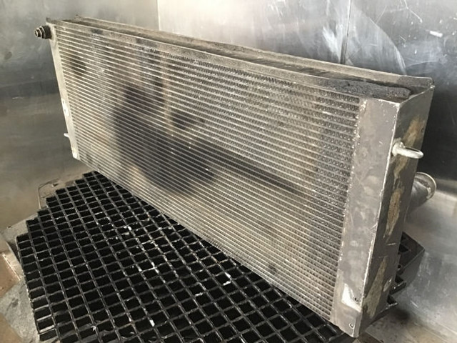 Liebherr Coolant Cooler - Chladič: obrázek 1 Liebherr Coolant Cooler - Chladič: obrázek 1