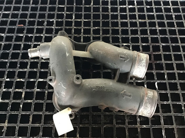 Liebherr Coolant pipe bend - Díl klimatizace: obrázek 1 Liebherr Coolant pipe bend - Díl klimatizace: obrázek 1