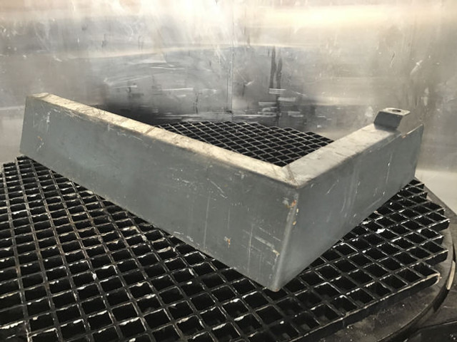 Liebherr Covering Infront - Kapota: obrázek 2 Liebherr Covering Infront - Kapota: obrázek 2