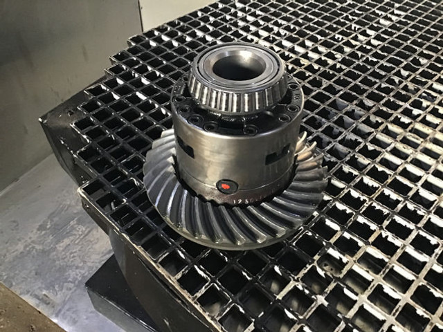 Liebherr Differential - Diferenciál: obrázek 2 Liebherr Differential - Diferenciál: obrázek 2