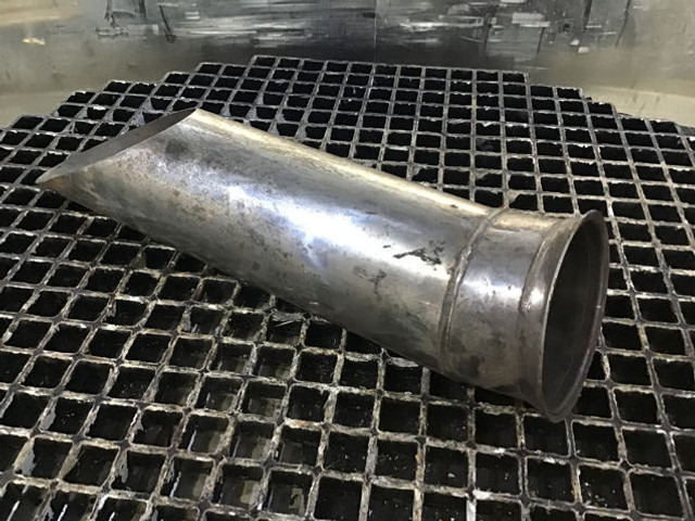 Liebherr Exhaust - Výfukové potrubí: obrázek 3 Liebherr Exhaust - Výfukové potrubí: obrázek 3