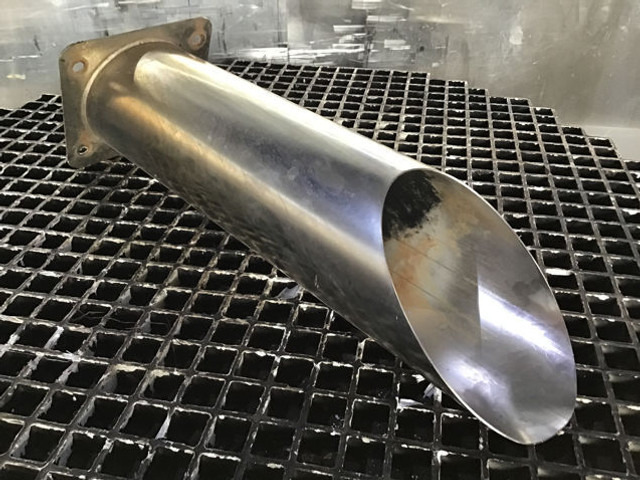 Liebherr Exhaust Pipe - Výfukové potrubí: obrázek 1 Liebherr Exhaust Pipe - Výfukové potrubí: obrázek 1