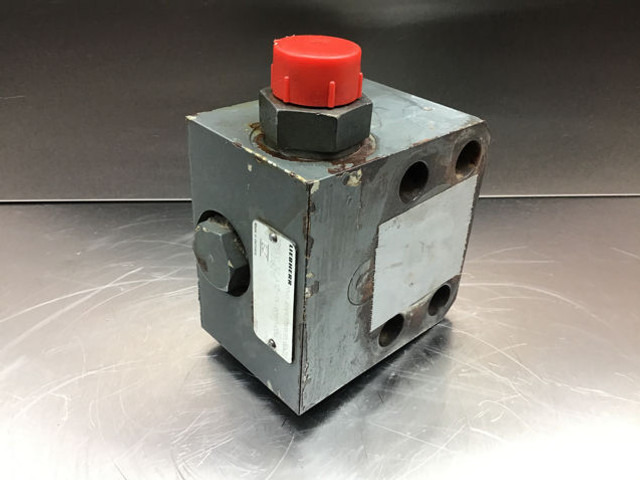 Liebherr Non Return Valve - Motor a díly: obrázek 1 Liebherr Non Return Valve - Motor a díly: obrázek 1