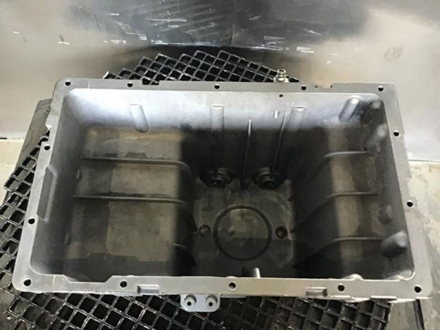 Karter Liebherr Oil Sump: obrázek 11