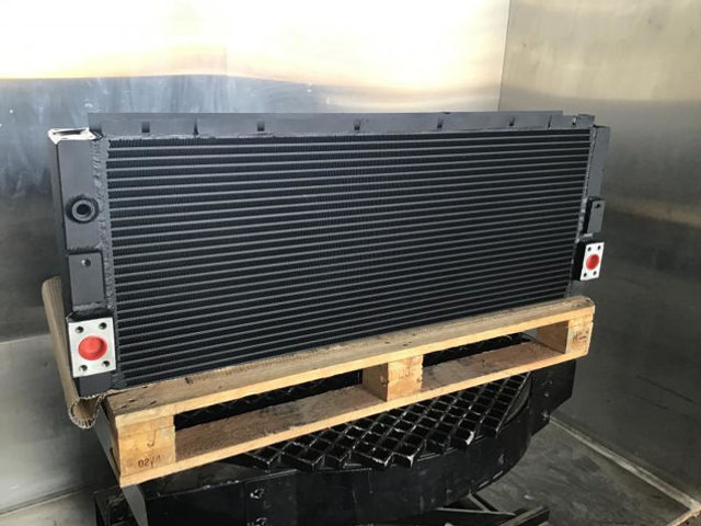 Liebherr Oilcooler - Chladič oleje: obrázek 2 Liebherr Oilcooler - Chladič oleje: obrázek 2