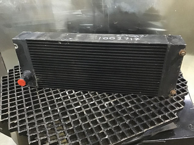 Liebherr Oilcooler - Chladič oleje: obrázek 1 Liebherr Oilcooler - Chladič oleje: obrázek 1