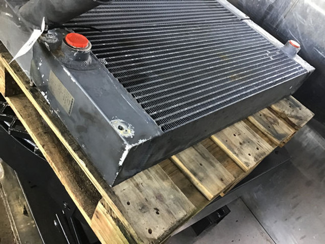 Liebherr Oilcooler - Chladič oleje: obrázek 1 Liebherr Oilcooler - Chladič oleje: obrázek 1