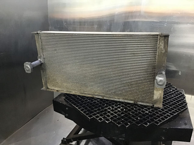 Liebherr Oilcooler - Chladič oleje: obrázek 1 Liebherr Oilcooler - Chladič oleje: obrázek 1