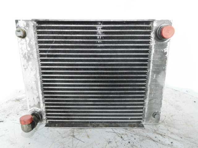 Liebherr Oilcooler - Chladič oleje: obrázek 2 Liebherr Oilcooler - Chladič oleje: obrázek 2