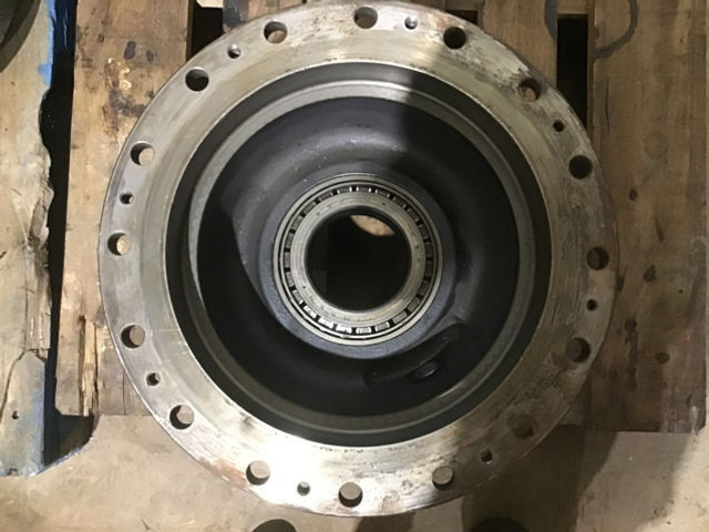Liebherr Output Shaft Housing - Hlava: obrázek 3 Liebherr Output Shaft Housing - Hlava: obrázek 3