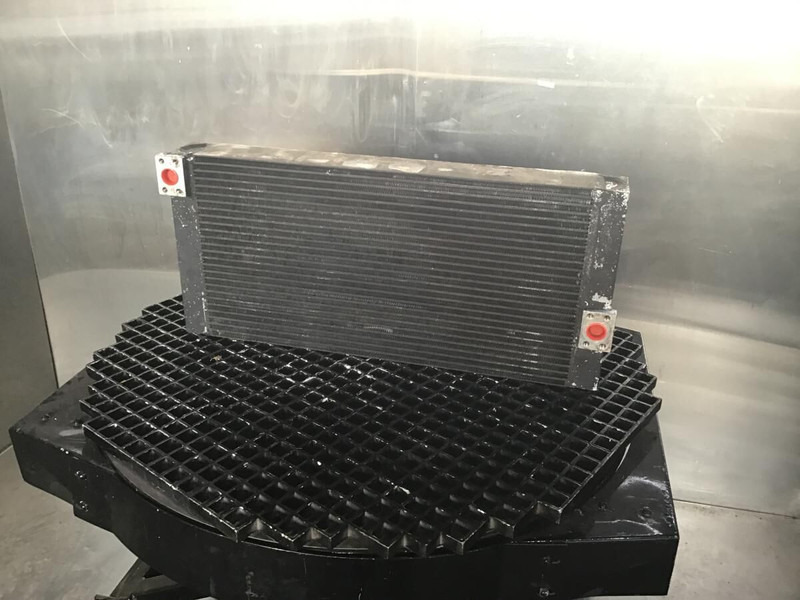 Liebherr R904 / A904 Li - Chladič oleje: obrázek 3 Liebherr R904 / A904 Li - Chladič oleje: obrázek 3