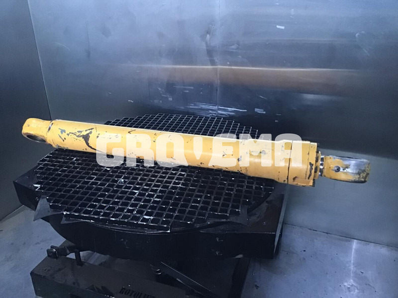 Liebherr R912 Li - Hydraulický válec: obrázek 1 Liebherr R912 Li - Hydraulický válec: obrázek 1