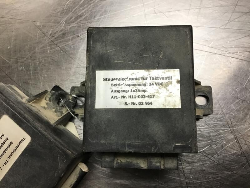 Liebherr R914B / R904 / A904 Li / A900C Li / A900B Li / A924B Li / A924 li / A914 Li / A934 Li / A934B Li / A944B Li / A914B Li / R924 B - Elektrický systém: obrázek 3 Liebherr R914B / R904 / A904 Li / A900C Li / A900B Li / A924B Li / A924 li / A914 Li / A934 Li / A934B Li / A944B Li / A914B Li / R924 B - Elektrický systém: obrázek 3