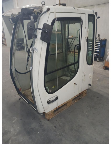 Liebherr R914B / R904 / A904 Li / A924B Li / A924 li / A914 Li / A934 Li / A934B Li / A944B Li / A914B Li / R914 / R924 / R924 B / R934 - Kabina a interiér: obrázek 2 Liebherr R914B / R904 / A904 Li / A924B Li / A924 li / A914 Li / A934 Li / A934B Li / A944B Li / A914B Li / R914 / R924 / R924 B / R934 - Kabina a interiér: obrázek 2