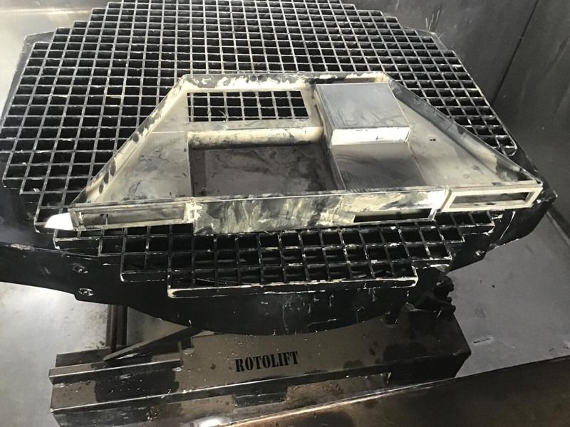 Liebherr R914HDSL - Kabina a interiér: obrázek 1 Liebherr R914HDSL - Kabina a interiér: obrázek 1