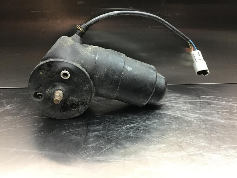 Liebherr R914STD / R914HDSL / R914B / R904 / A904 Li / A902 Li / A900B Li / A316 / A902 INDUSTRIAL / A932 Li / A912 Li / A924 li / A914 L - Stěrač: obrázek 3 Liebherr R914STD / R914HDSL / R914B / R904 / A904 Li / A902 Li / A900B Li / A316 / A902 INDUSTRIAL / A932 Li / A912 Li / A924 li / A914 L - Stěrač: obrázek 3