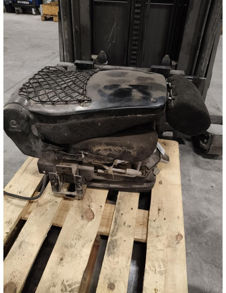 Liebherr R926 COMP / R946 LC / R946 LC-V / R946 NLC / R946 S-HD / R950 / R950 LC-V / R950 S-HD / R922 LC / R926 LC / R920 LC / R920 NLC / - Sedaček: obrázek 2 Liebherr R926 COMP / R946 LC / R946 LC-V / R946 NLC / R946 S-HD / R950 / R950 LC-V / R950 S-HD / R922 LC / R926 LC / R920 LC / R920 NLC / - Sedaček: obrázek 2