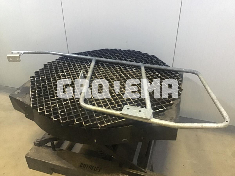 Liebherr R934 , R926, R930, R938 - Kabina a interiér: obrázek 1 Liebherr R934 , R926, R930, R938 - Kabina a interiér: obrázek 1