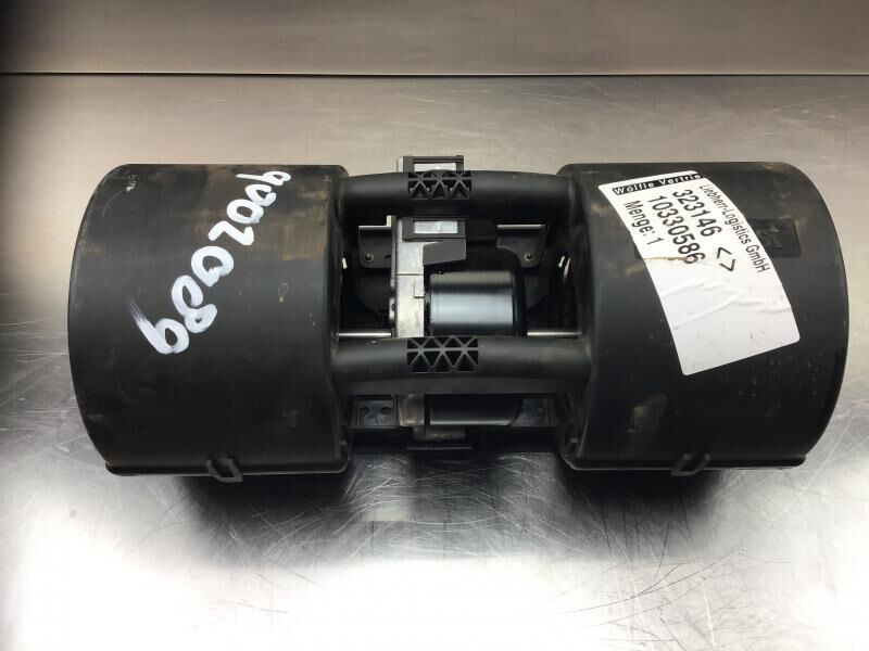 Liebherr R946 LC / R946 NLC / R956 / R976 / R926 LC / R920 / R920 LC - Ventilátor topení: obrázek 2 Liebherr R946 LC / R946 NLC / R956 / R976 / R926 LC / R920 / R920 LC - Ventilátor topení: obrázek 2